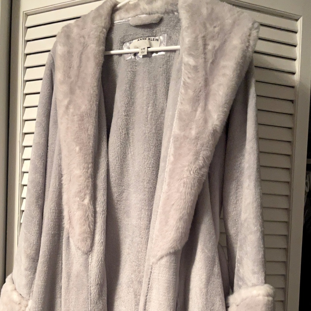 Anne Klein full length faux fur robe. super soft!